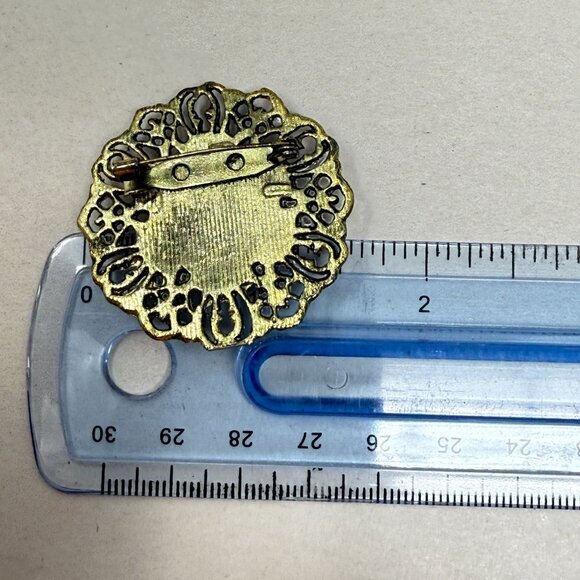 Vintage Filigree Brooch Round Imitation Pearl Gold-Tone Classic Old Money - Picture 7 of 7
